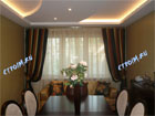 Фото штор для гостиной из полосатой ткани и органза с фактурой